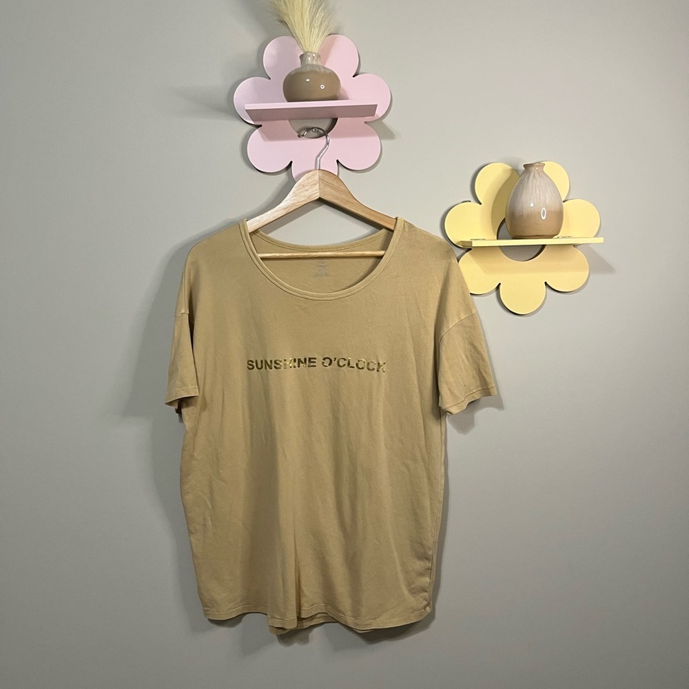 ✨ Sunshine O’clock Graphic tee ✨